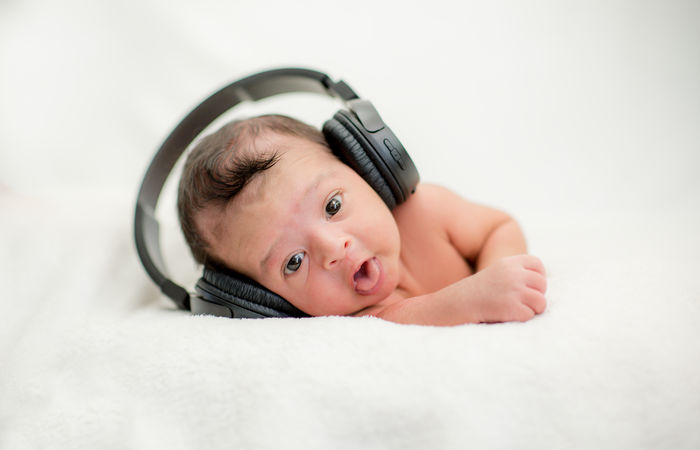 Musik hilft Babys bei ihrer geistigen Entwicklung/ Bild: Adobe Stock