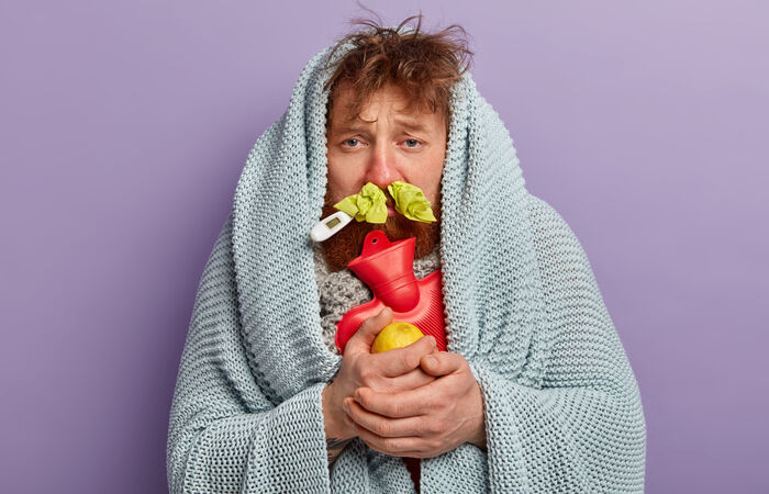 ExpertInnen rufen zur Grippeimpfung im Herbst auf. / Bild: Adobe Stock