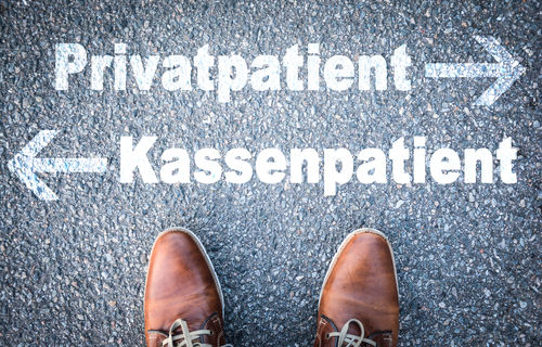 Vor allem in Krisenzeiten werden private Krankenversicherungen attraktiver / Bild: Adobe Stock