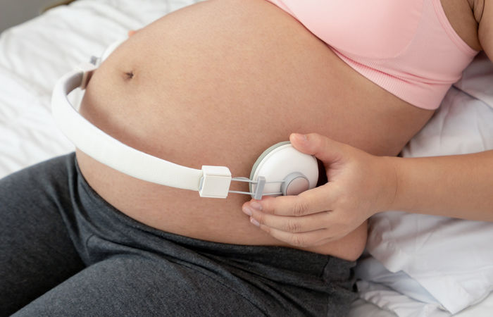 Eine Studie der der Med-Uni Wien zeigt, dass Babys schon im Mutterleib beginnen, Sprache zu verstehen.